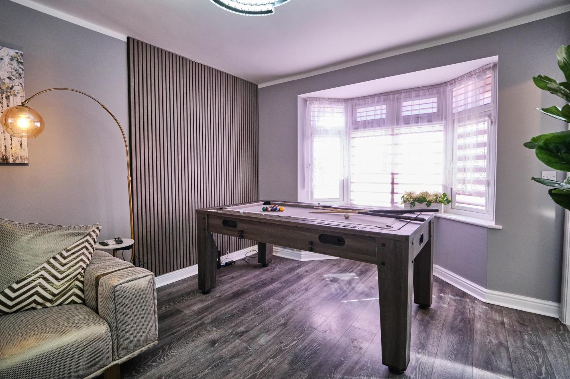 Сasa de vacaciones Luxury In Near Building Society Arena And Arena Shopping Park