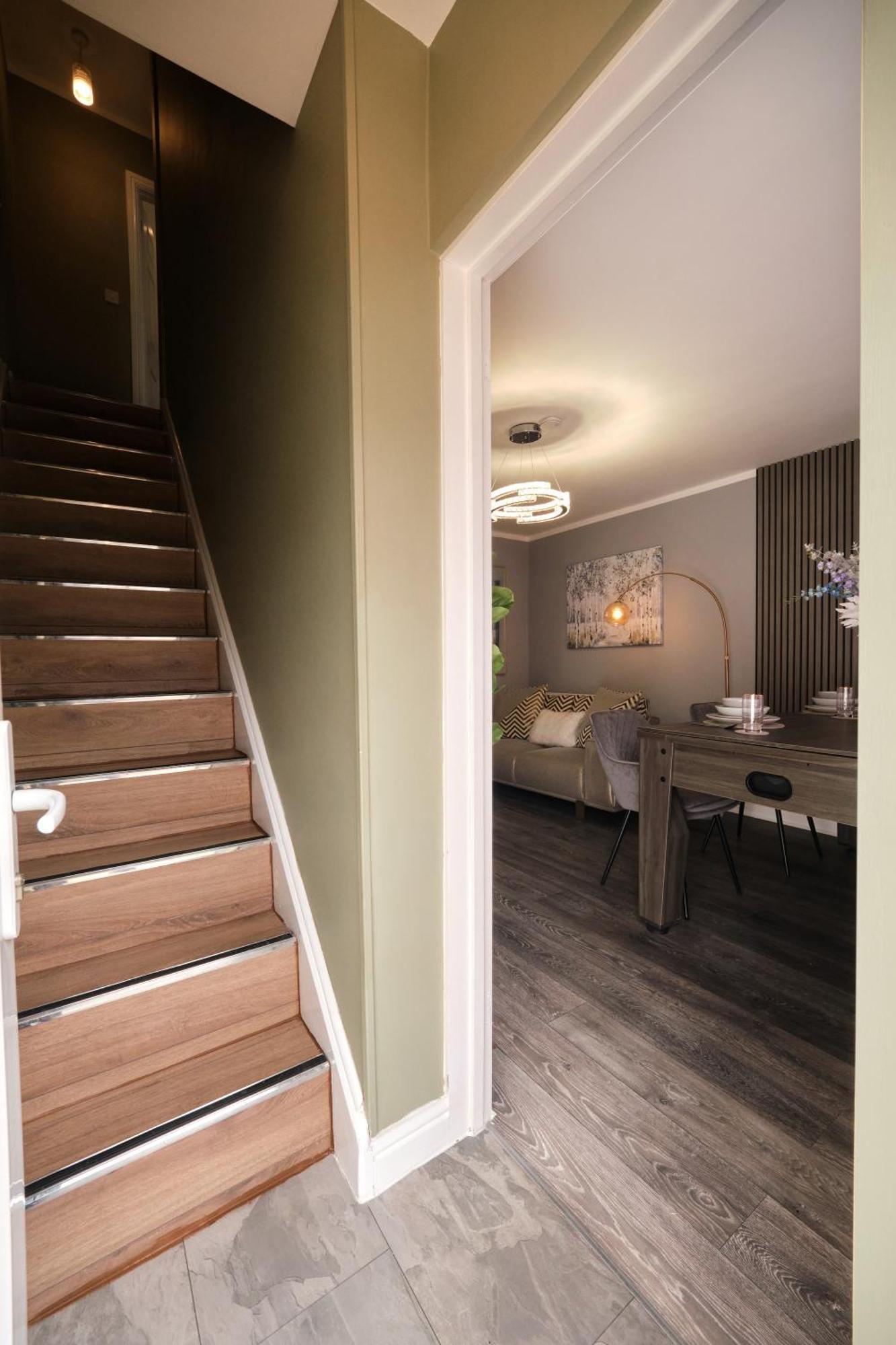 Luxury In Near Building Society Arena And Arena Shopping Park Сasa de vacaciones *