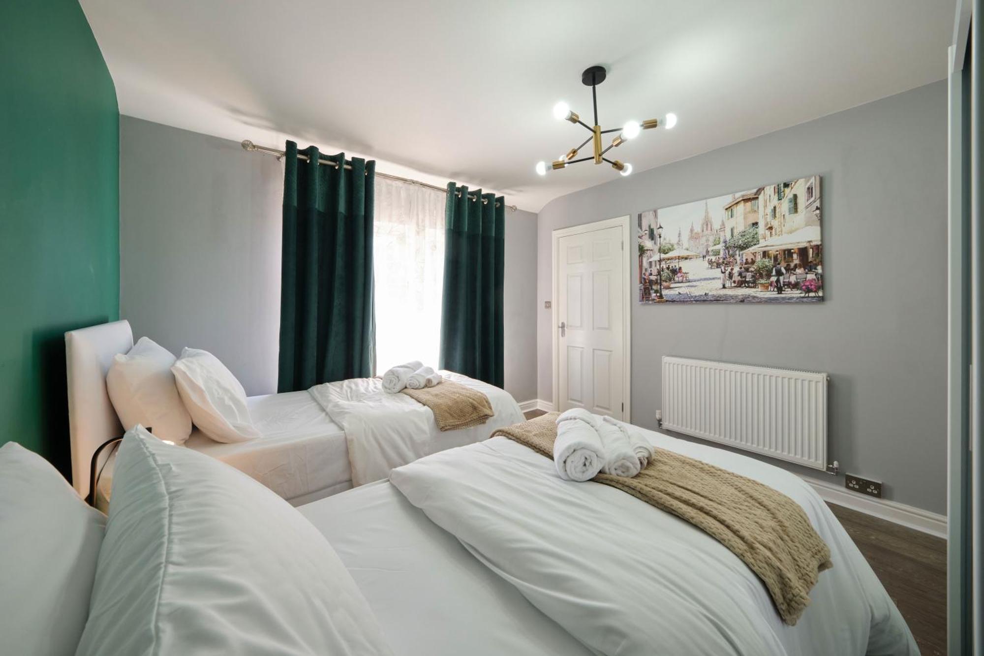 Luxury In Near Building Society Arena And Arena Shopping Park Сasa de vacaciones *